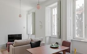 Charming Camoes Apartment In Porto With Ac & Wi-Fi